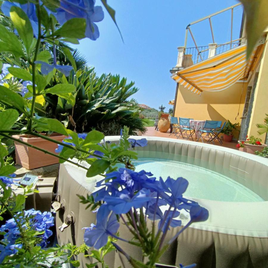 Chez Luis Apartment Imperia Bagian luar foto